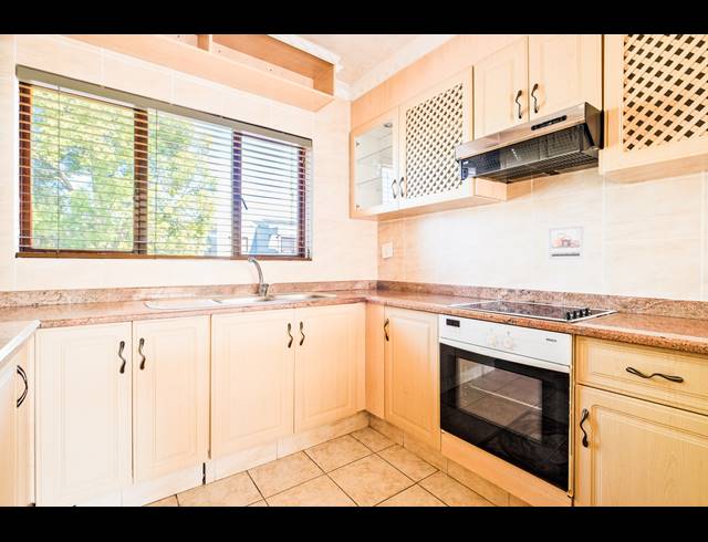 2 BEDROOM APARTMENT TO LET IN MELROSE NORTH
